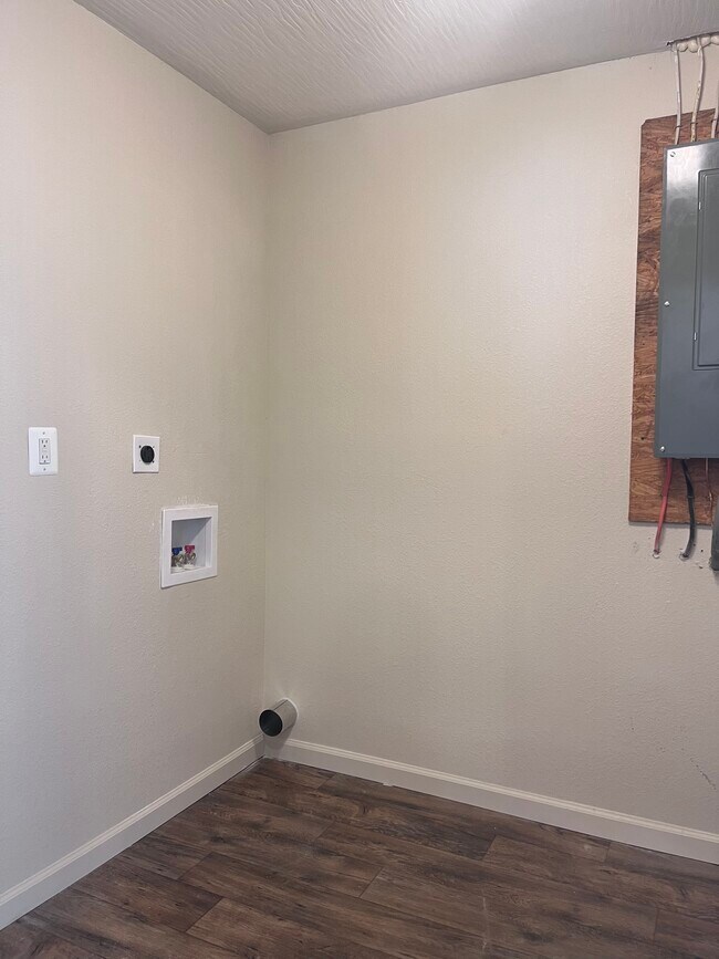 Building Photo - 14098 1st St