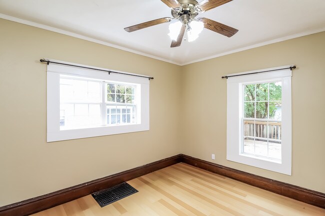 Building Photo - 259 Valley Ave NW