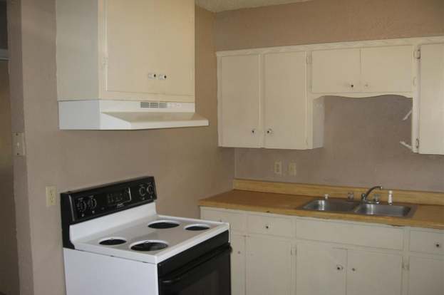 Building Photo - 1443 Deville St