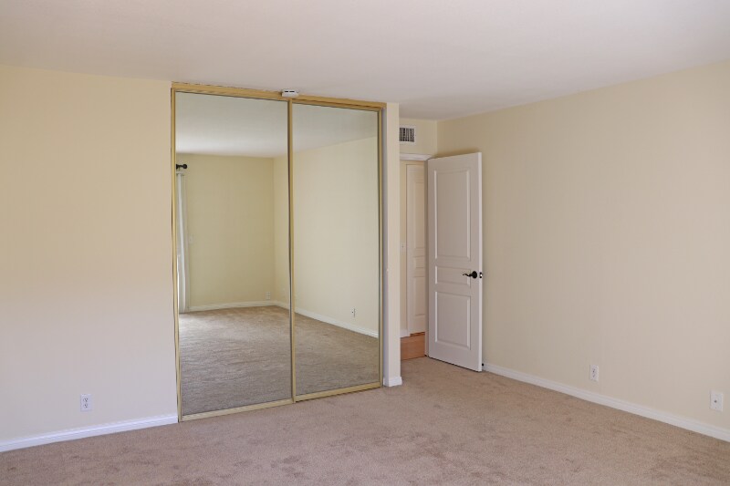 Building Photo - 2639 Pirineos Way