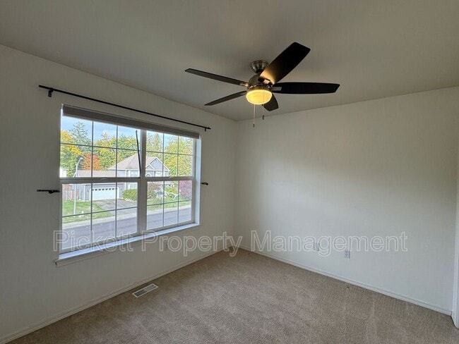 Building Photo - 1379 Amber Ct NE