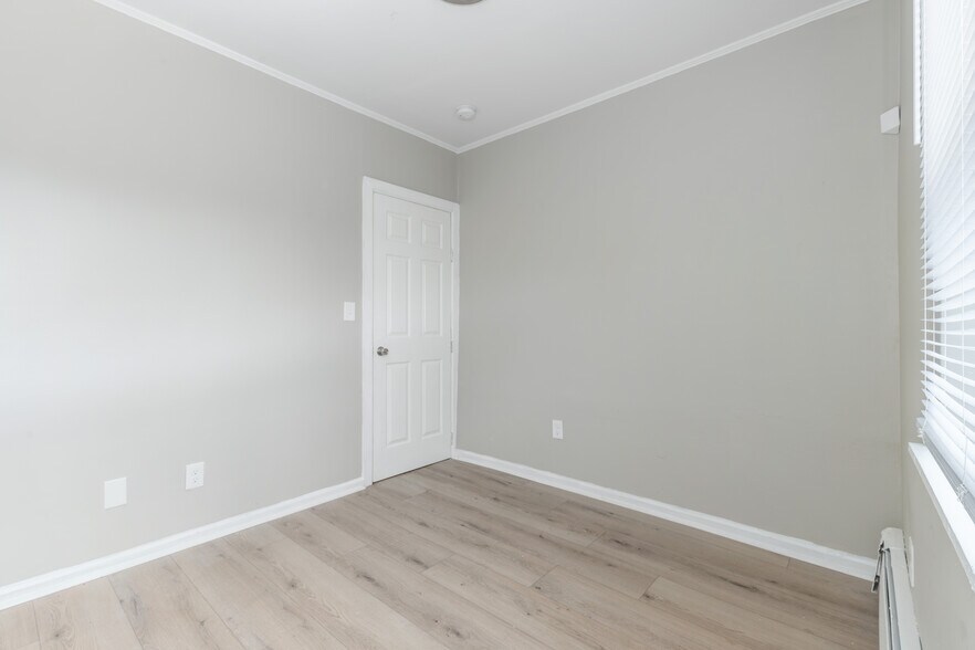 Building Photo - 3400 Reach St