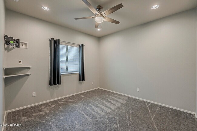 Building Photo - 10819 W Bronco Trail