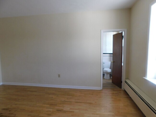 Building Photo - 113 W Boscawen St