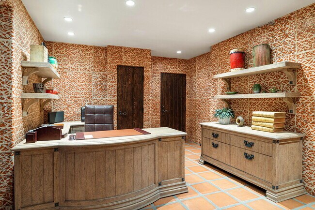 Building Photo - 535 N Belardo Rd