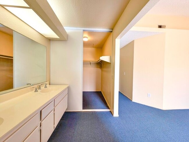 Building Photo - 3 Bedrooms Near the University in the Cimmeron District on Rosarita Street