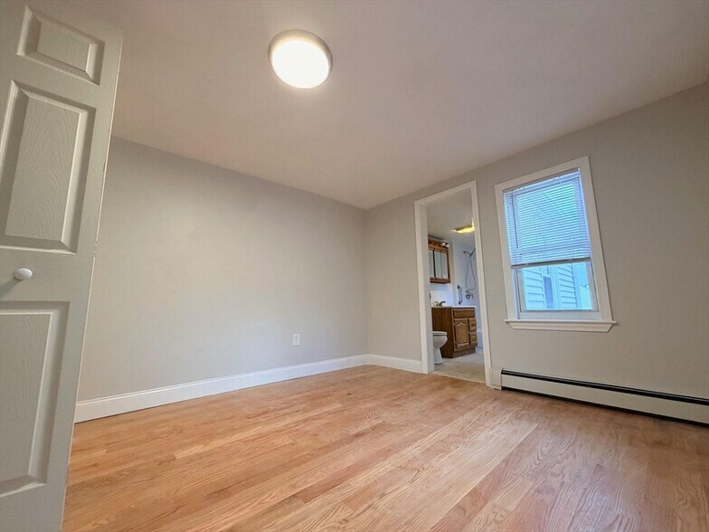 Building Photo - 44 Franklin St