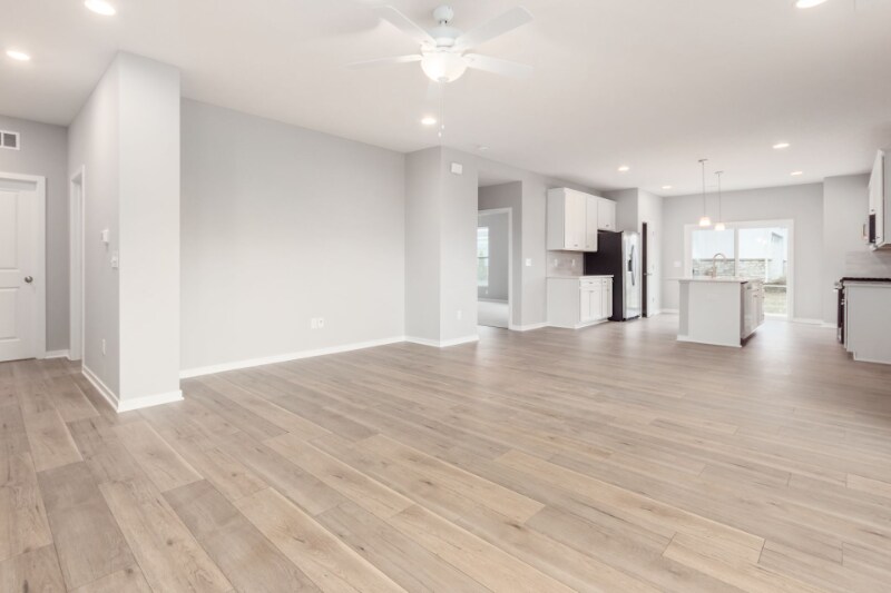 Building Photo - 6073 Miranda Ln