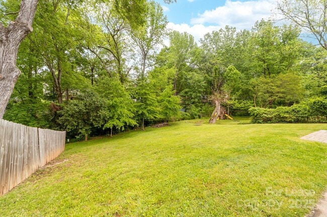 Building Photo - 616 Silversmith Ln