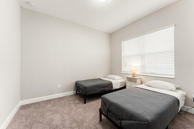 Building Photo - 5403 Macoon Wy