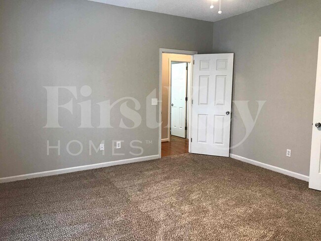 Building Photo - 1622 Keeneland Dr