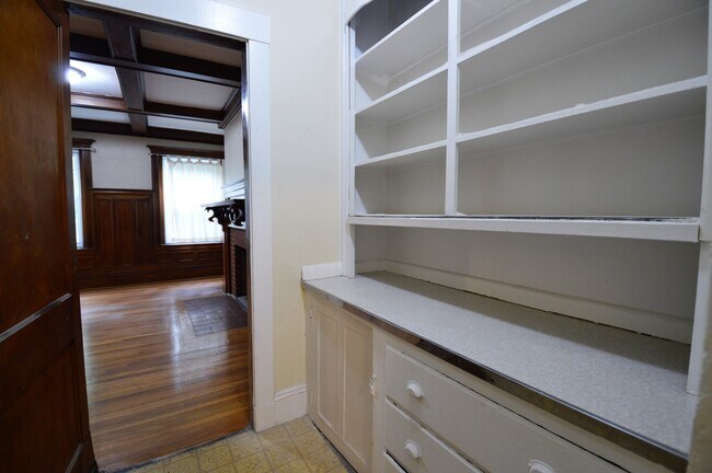 Building Photo - 141 Fuller St