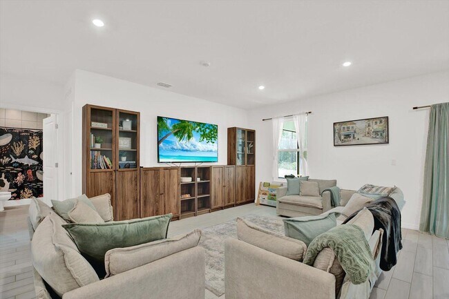 Building Photo - 18187 Macassar Rd