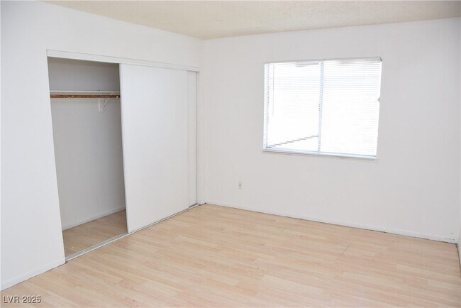 Building Photo - 5267 Retablo Ave