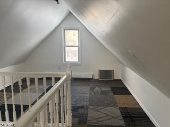 Building Photo - 194 Jerome Pl