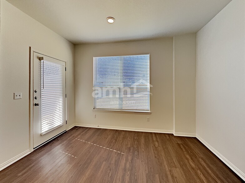 Building Photo - 2723 Spencebrook