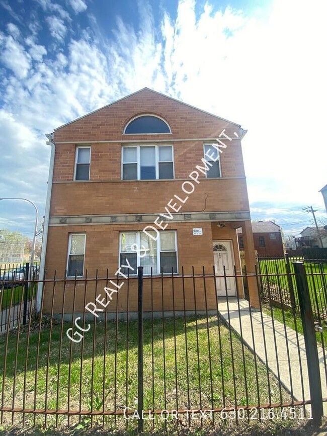 Primary Photo - 29 W Garfield Blvd