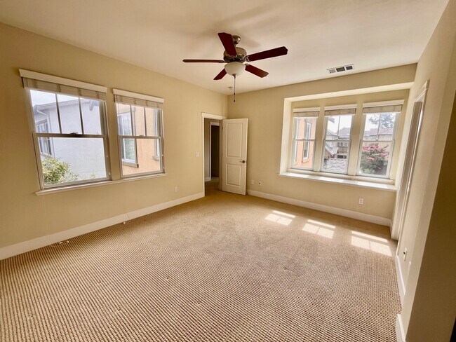 Building Photo - 212 Shumway Ln