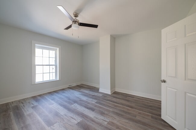 Building Photo - 1437 Briarcliff Dr