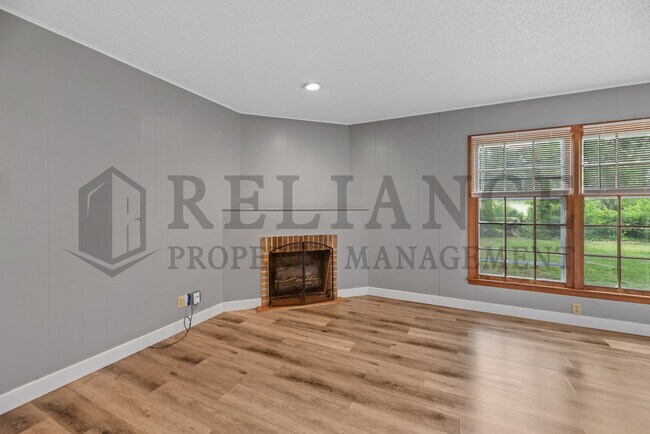 Building Photo - 6114 E Rockwood Rd
