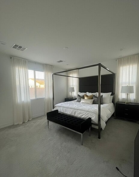 Building Photo - 2044 E Prairie Dog Dr