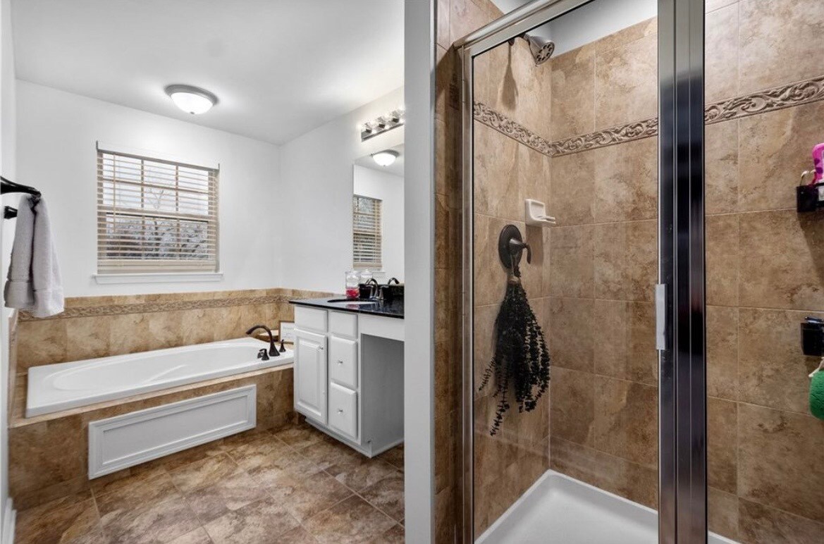 Building Photo - 294 Maple Ridge Dr