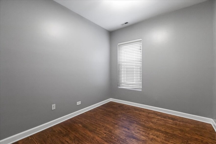 Building Photo - 1278 W Victoria St