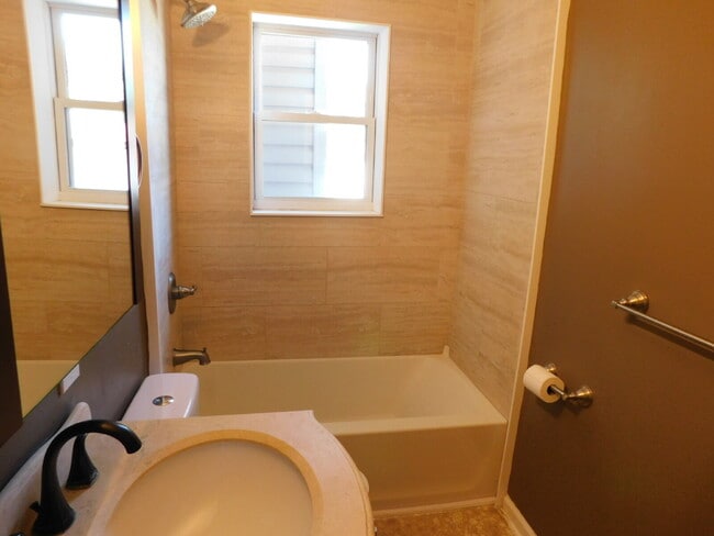 Building Photo - Private Entry Duplex Near Lake St Clair