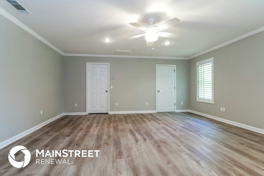 Building Photo - 2611 Pinebrook Dr