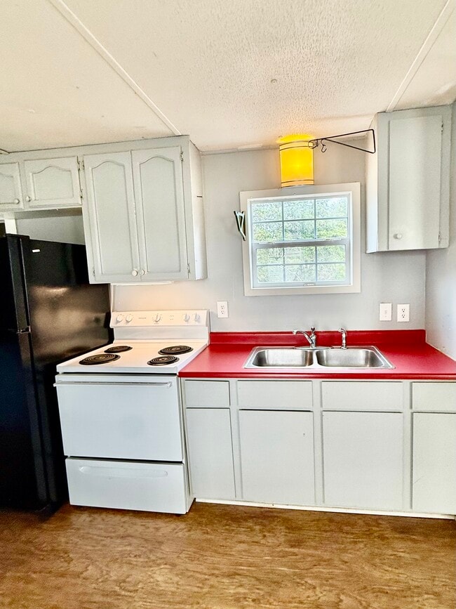 Building Photo - 658 Rices Creek Rd