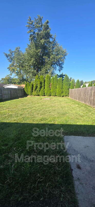 Building Photo - 4808 Tyrone Rd
