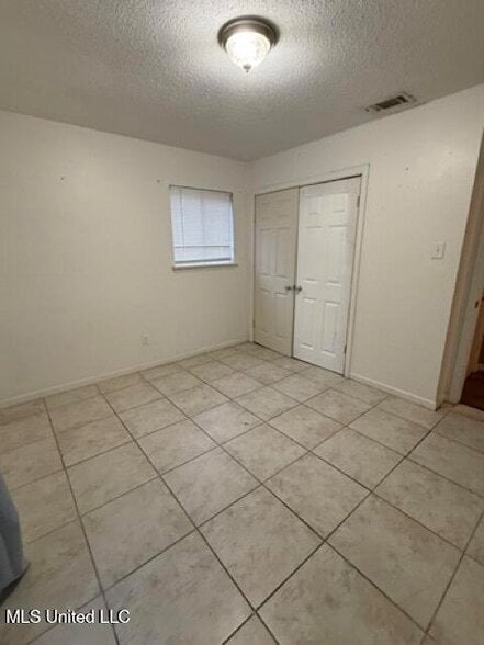 Building Photo - 320 Springdale Cir