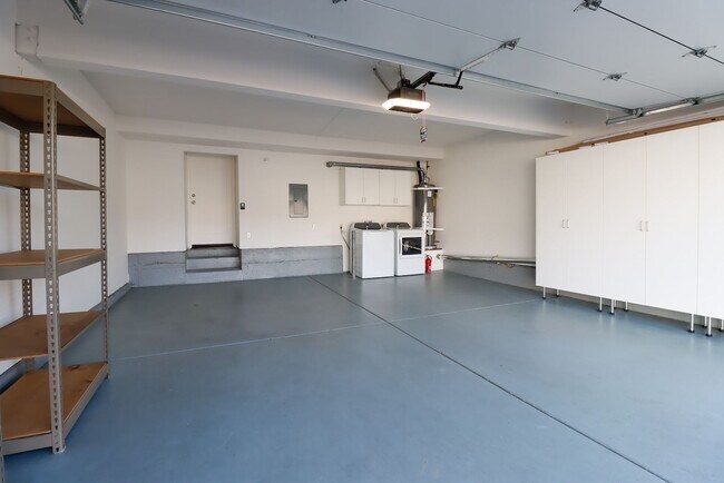 Building Photo - FULLY RENOVATED 3 BEDROOM, 2 BATHROOM TOWN...