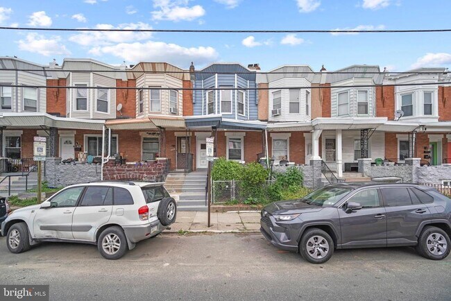 Building Photo - 5527 Catharine St