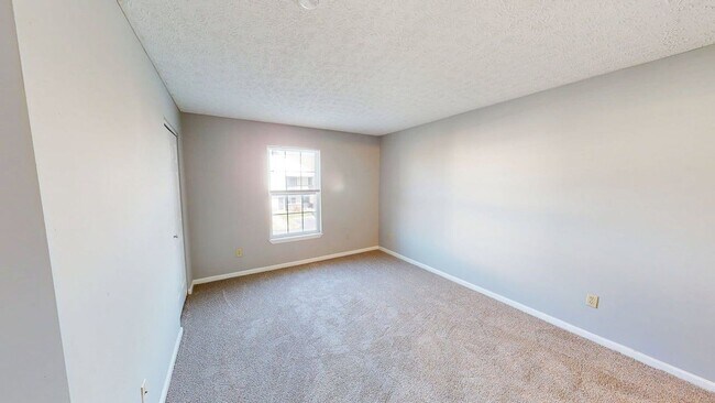 Building Photo - 5441 Cedar Springs