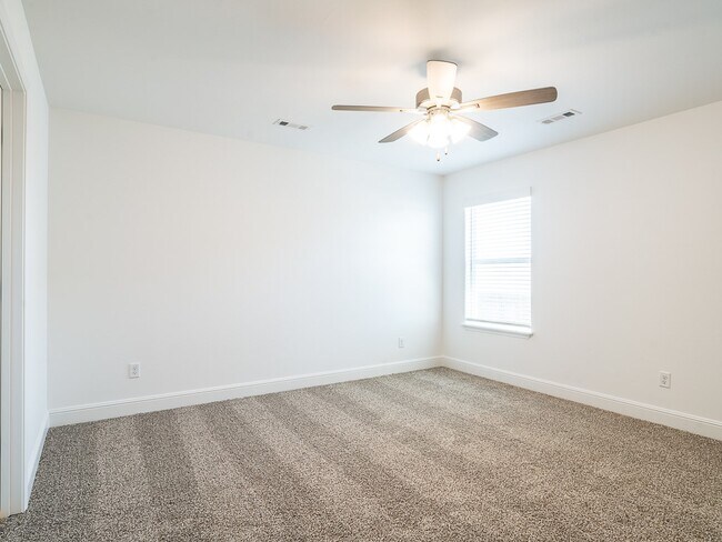 Building Photo - 2161 Wildflower Dr