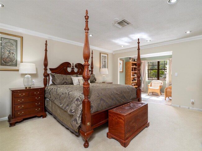 Building Photo - 6556 NW 87th Ave