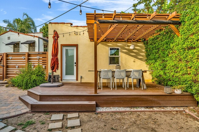 Building Photo - 5182 Ellenwood Dr