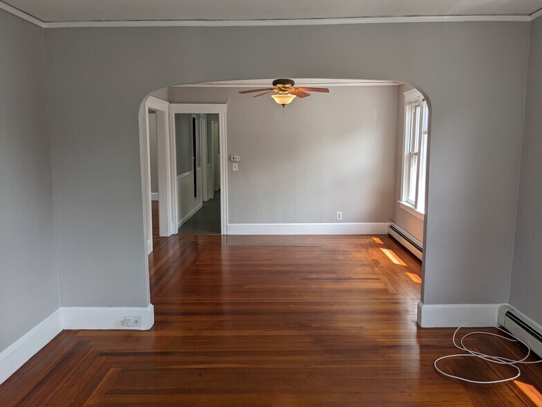 Building Photo - 39 Pinehurst Ave
