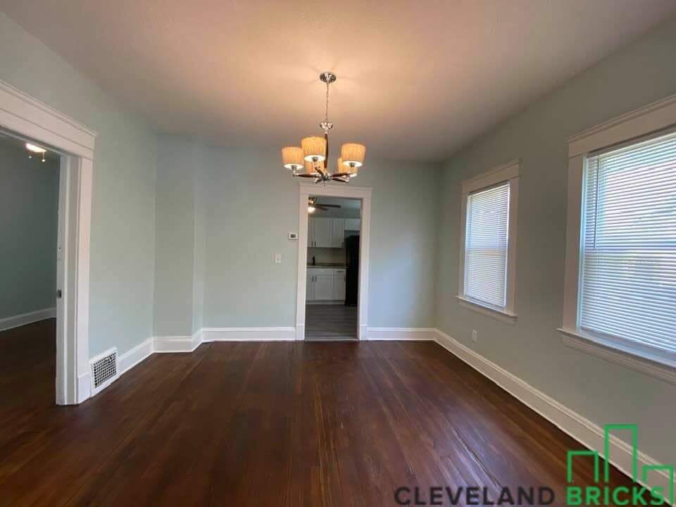 Building Photo - 5822 Lawn Ave