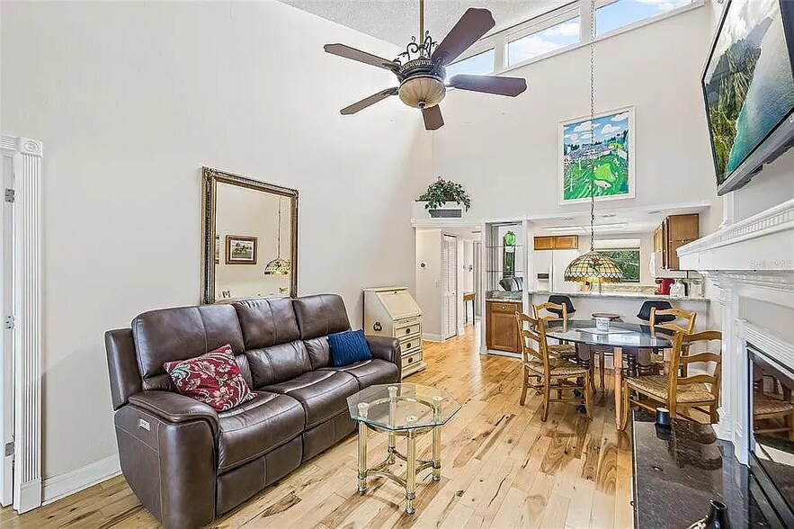 Building Photo - 222 Woodlake Wynde