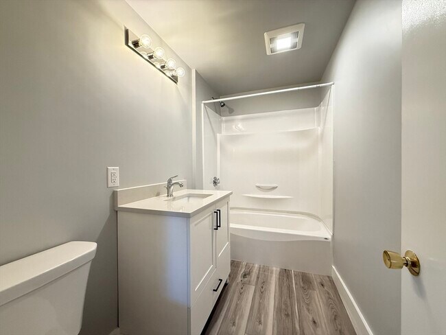 Building Photo - 227 White St