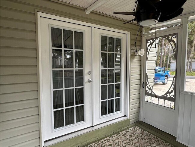 Building Photo - 24007 River Rd