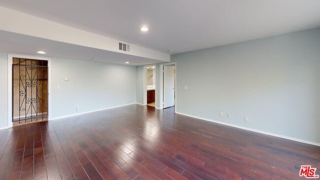 Building Photo - 5655 Como Cir