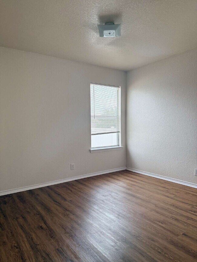 Building Photo - 603 Cypresscliff-