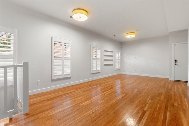 Building Photo - 242 Shawmut Ave