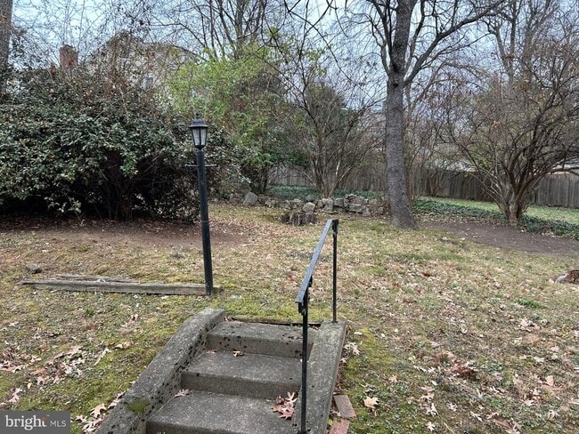 Building Photo - 5507 Chesterbrook Rd