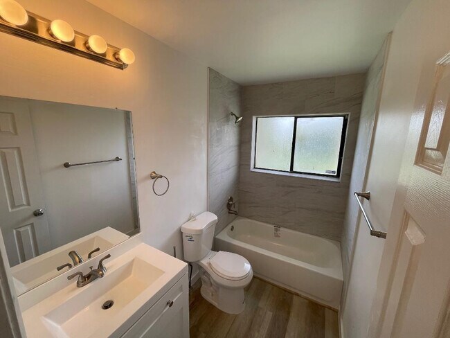 Building Photo - 11372 Royal Palm Blvd