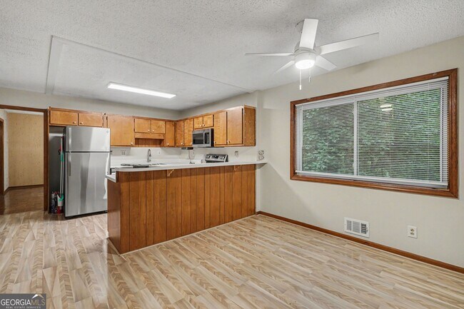 Building Photo - 500 Hickory Hills Trail