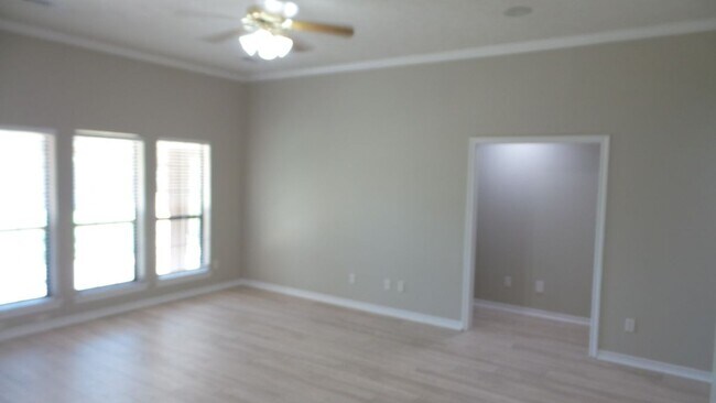 Building Photo - 1305 Remington Ct